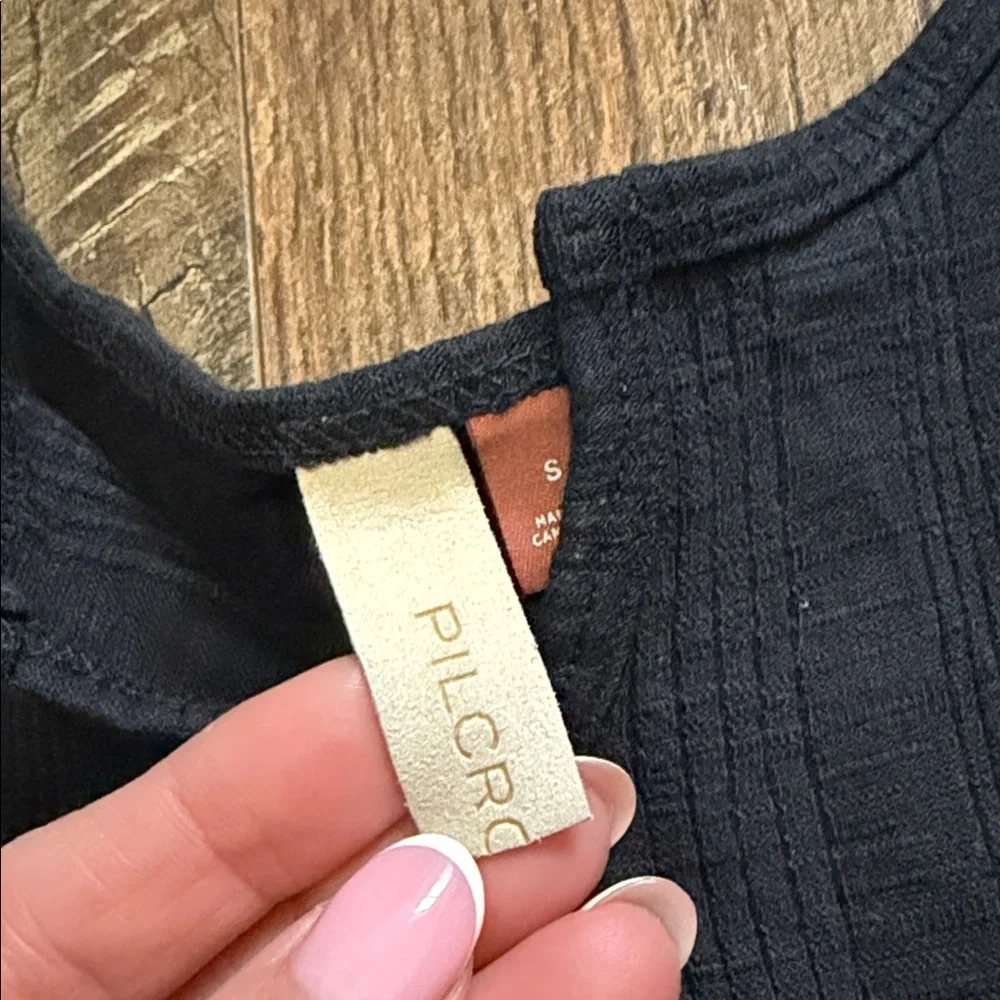 Pilcro Black Textured Tank Top - Picture 2 of 7